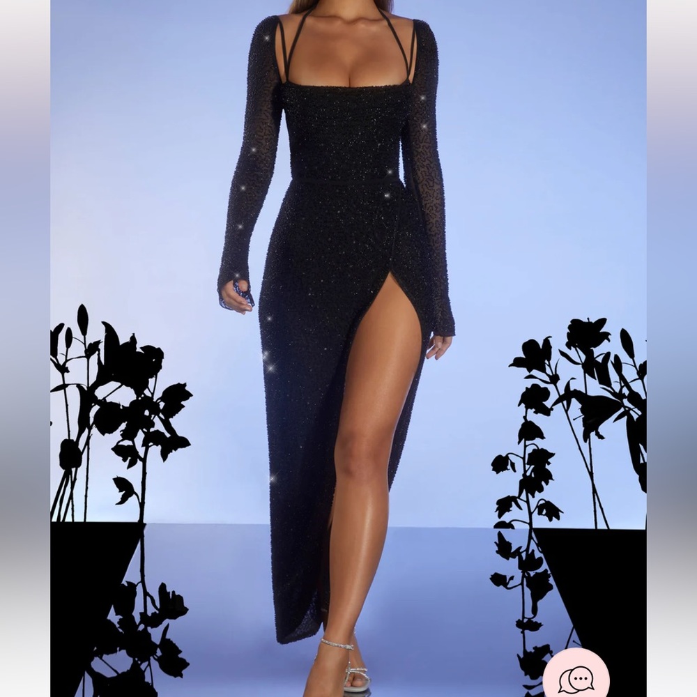 Oh Polly CHAMPEL
Embellished Cowl Neck Maxi Dress in Black